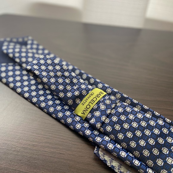 Barcelona Cravatte w/ handkerchief - Picture 2 of 2